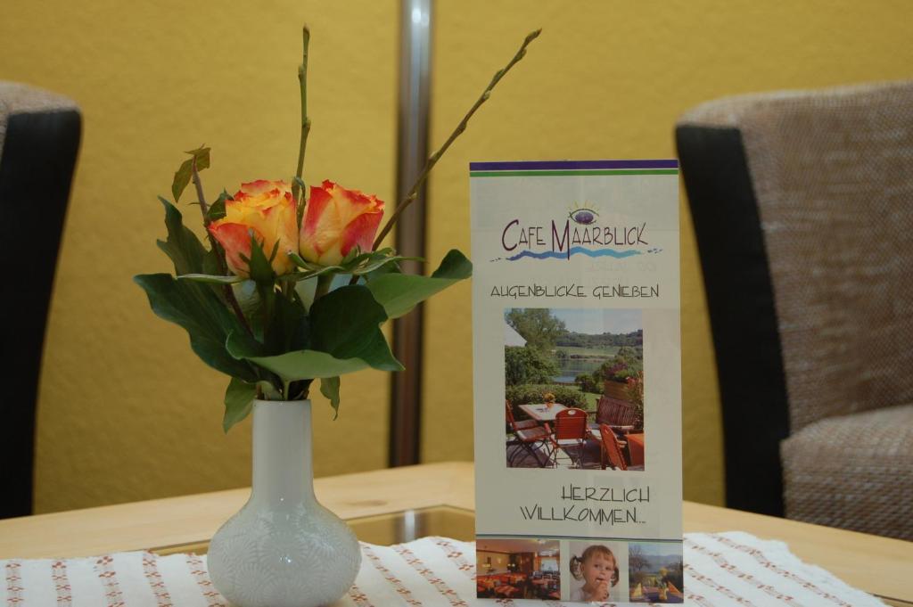 Hotel-Ferienwohnungen Cafe Maarblick Schalkenmehren Kültér fotó